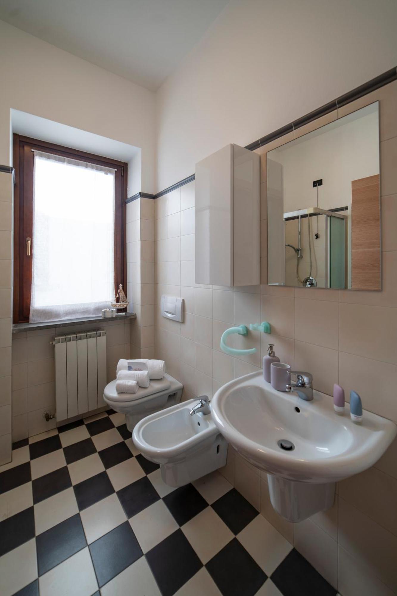 La Casa Dei Carta-New & Chic Apartment Lovere Exterior photo